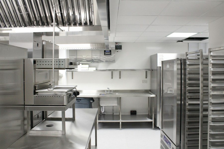 Stainless steel worktable